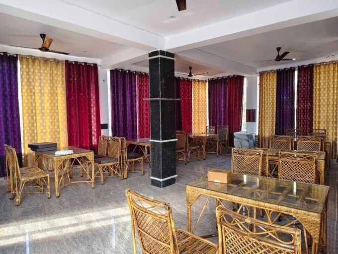 Dining 2, Shaaneshwar Mahadev Hotel & Restaurant, Rudraprayag