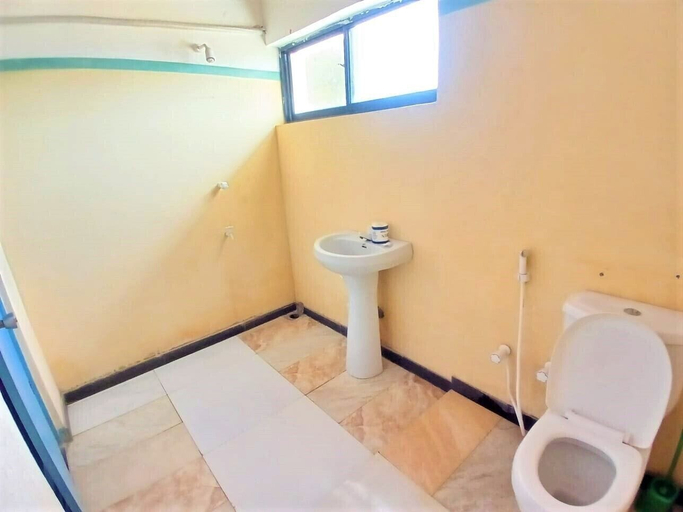 Bathroom 5, M S S VILLA, Kuchchaveli
