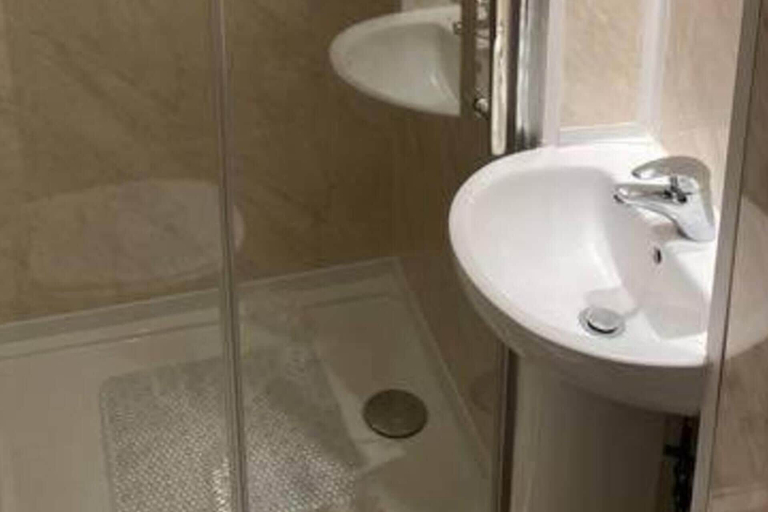Bathroom 3, Brighton Bliss - Stylish Studio Cosy on 1st Floor, Brighton and Hove