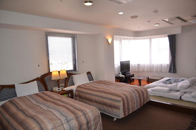 Bedroom 2, Hotel Ermou Regency, Shimizu