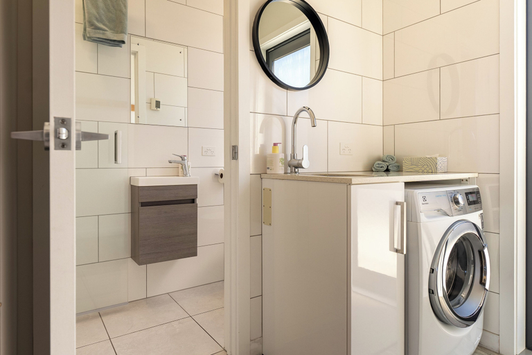 Bathroom 4, Twizel Cottages, Mackenzie
