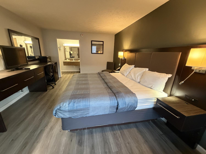 Bedroom 2, Wilkes Barre Inn & Suites conference center, Luzerne