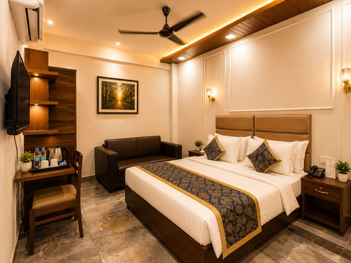 Room 1, Hotel Kasa Stays Near DTU Rohini, Delhi