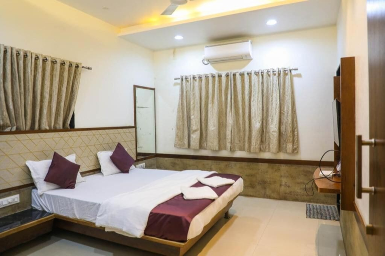 Room 3, Hotel New Punjab, Nashik