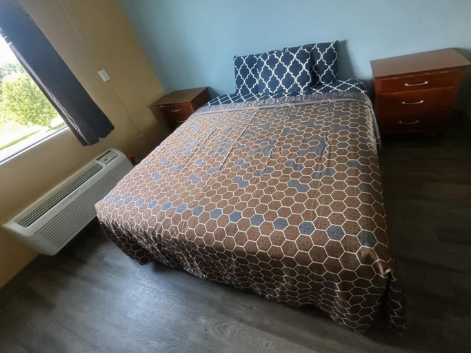 Room 4, Crown Inn, Carroll