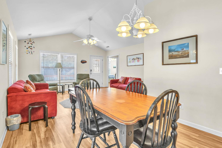 3, Island Delight by Oak Island Accommodations, Brunswick