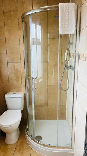 Bathroom 5, Sinai Hotel, London