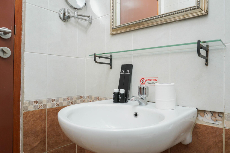 Bathroom 5, 3BR Executive Residence at Grand Palace Kemayoran, Jakarta Pusat