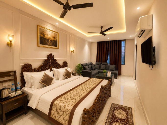 Room 2, Hotel Kasa Stays Near DTU Rohini, Delhi