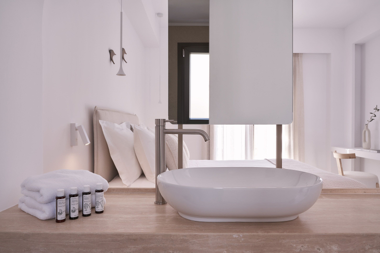 Bathroom 5, Isida Hotel, South Aegean
