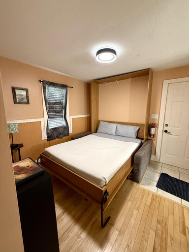 Bedroom 2, Heartwood Inn, Division No. 5