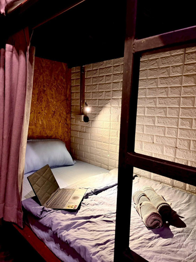 Bed, Crew Bangkok Hostel, Bangkok Noi