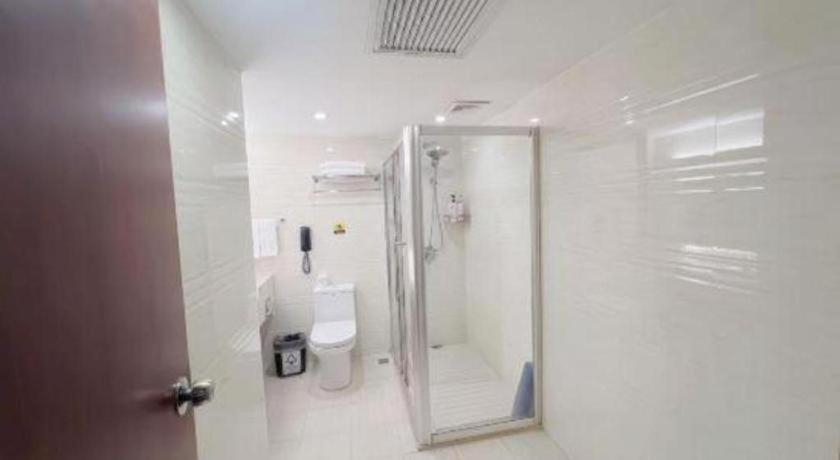 Bathroom 4, Chang An Hotel, Shenzhen