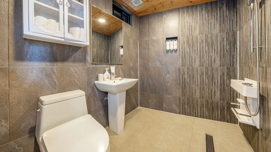Bathroom 3, Gangneung Awesome Pension, Gangneung