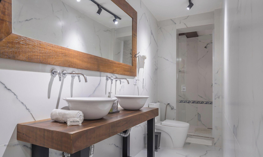 Bathroom 2, Spacious apt 450m From the Beach in Itajai Psn001, Itajaí