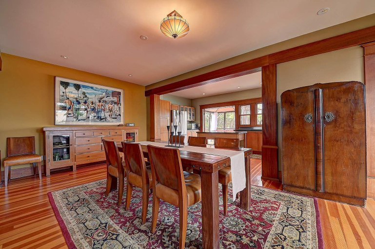 Dining 3, Historic Craftsman - Pet Friendly - Sleeps 6, Los Angeles