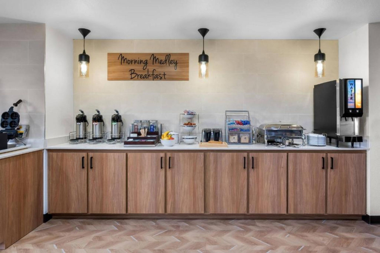 Food & Drinks 5, Spark by Hilton Pelham Birmingham I 65, Shelby