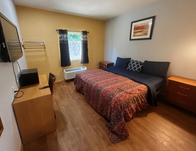 Room 2, Crown Inn, Carroll