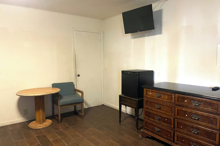Others 4, Oak Motel Modesto CA, Stanislaus