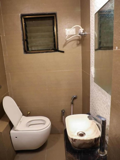 Bathroom, Hotel New Punjab, Nashik