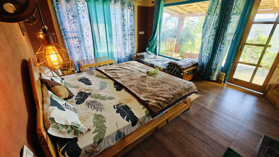 Bedroom 2, Zenoaks Homestay, Bageshwar