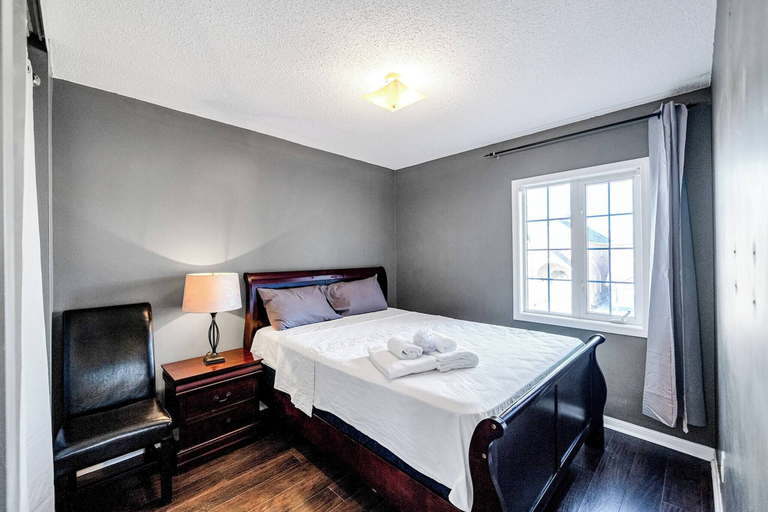 Room 5, 4 Tvs, Home Gym, King Bed, And More, Durham