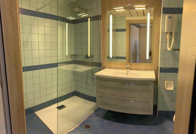 Bathroom, MClub Lipari, Agrigento