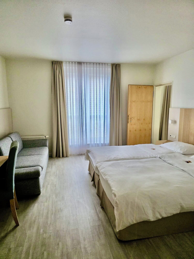 Bedroom 2, LoC - Hotel Kannenkeller Smart Stay, Dillingen an der Donau