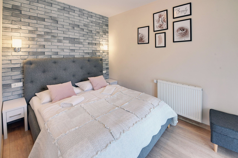 Room 2, RentPlanet - Apartament Triventi, Jelenia Góra