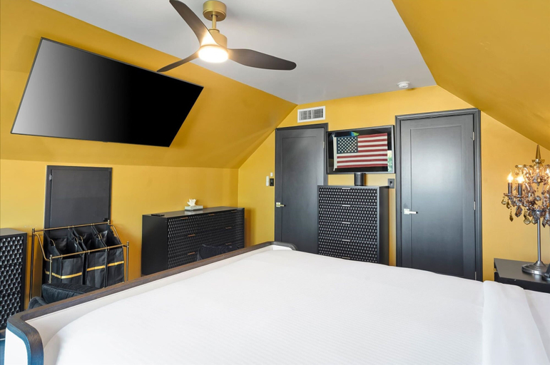Room 2, Luminosity Escape Pool Hot Tub Dog-friendly, Maricopa