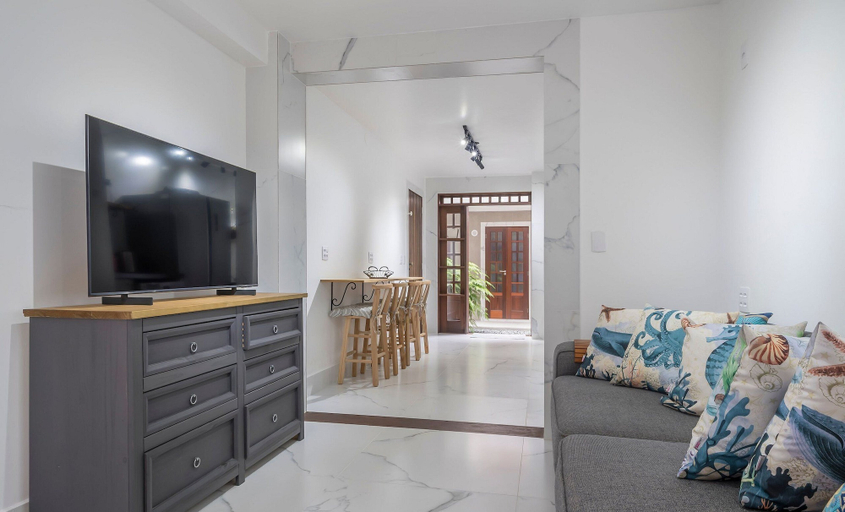 Living area 4, Spacious apt 450m From the Beach in Itajai Psn001, Itajaí