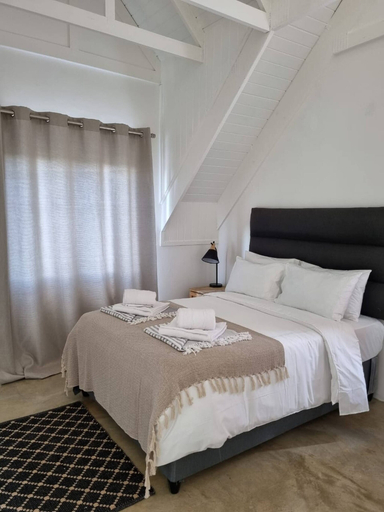 Room 3, Country Retreat With Pool & Braai, Sleeps 6, West Coast