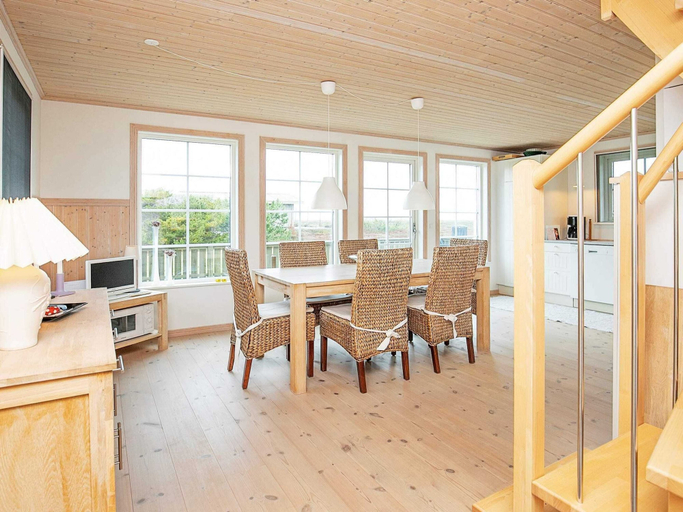 Food & Drinks, 5 Star Holiday Home in Laeso, Læsø