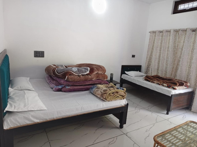 Room 3, Shaaneshwar Mahadev Hotel & Restaurant, Rudraprayag