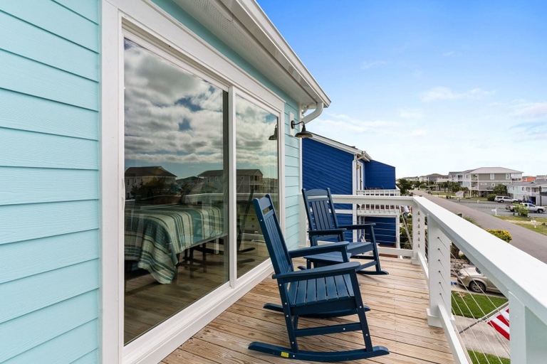 Property grounds 3, Mom's Gift / 256-b Brunswick Ave West 2 Bedroom Home by RedAwning, Brunswick