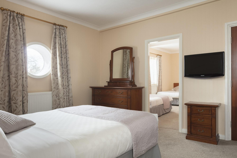 Bedroom 2, Alma Lodge Hotel, Stockport