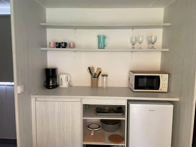 Kitchen 5, Cozy Coco Sweet Glamping Tent for 4, Antwerpen