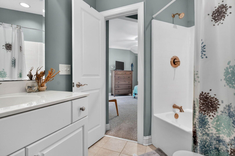Bathroom 3, Windsong - 5 Br Home, Brunswick