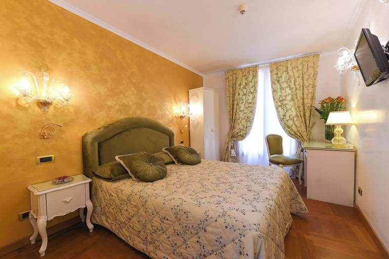 Bedroom 4, Casa Savoia & Casa Jolanda, Venezia