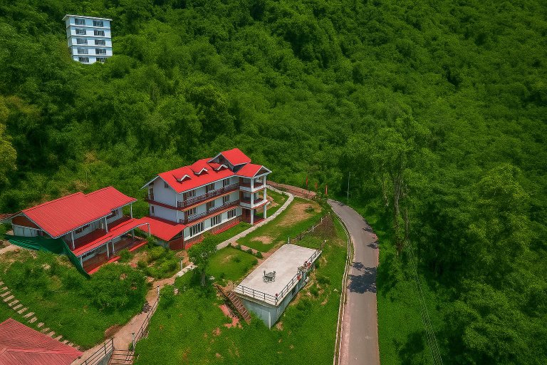 Exterior & Views