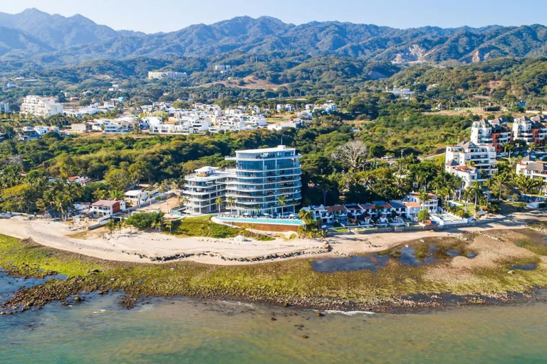 Room 4, Beachfront Luxury at Tizate Pool Concierge, Compostela