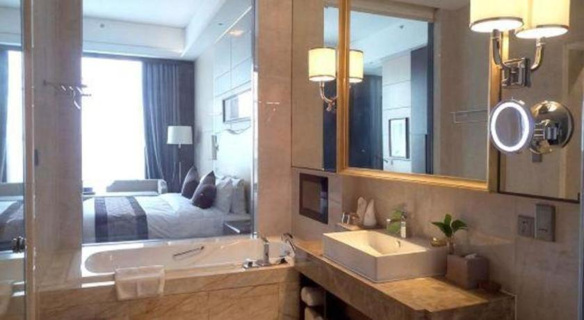 Bathroom 3, Bairun Zhenjiang International Hotel, Zhenjiang