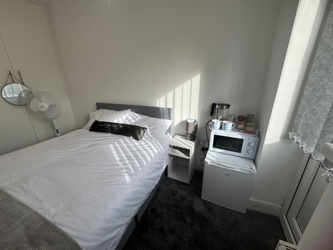Room 3, Near Heathrow - Studio - Wifi - Parking - Sleeps 2, London