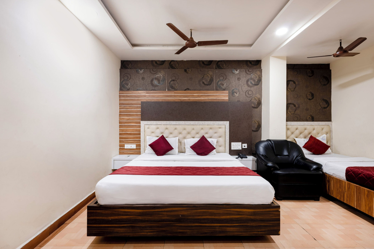 Bedroom 4, Hotel Aditya Grand Inn, Guntur