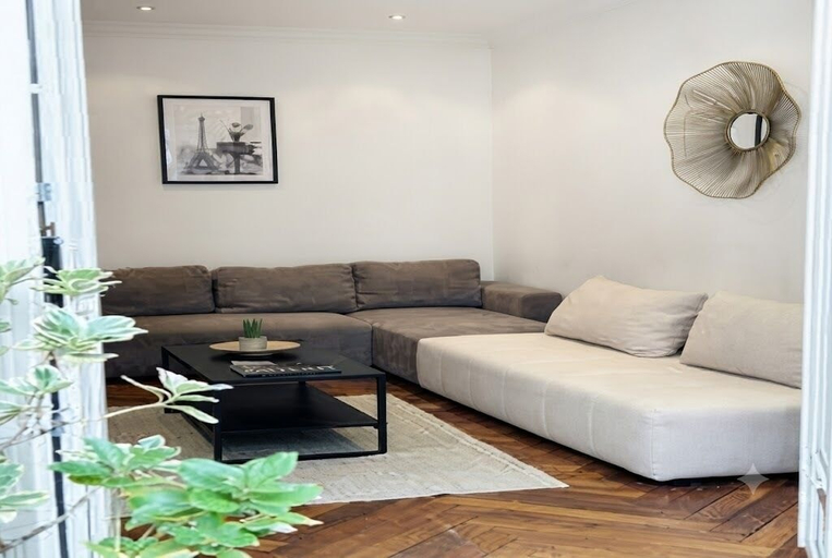 Living area 5, celine 32, Paris
