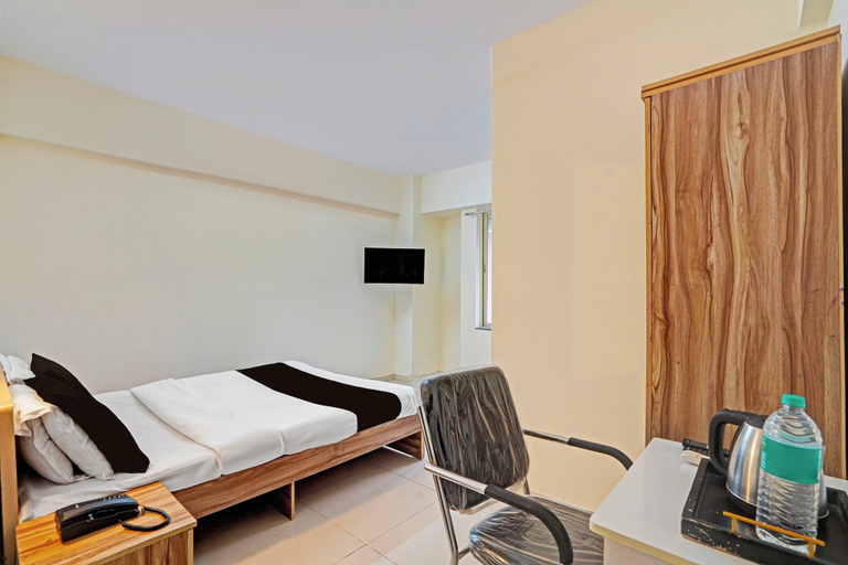 Room 3, Super Collection O Baner Hillview Pune, Pune