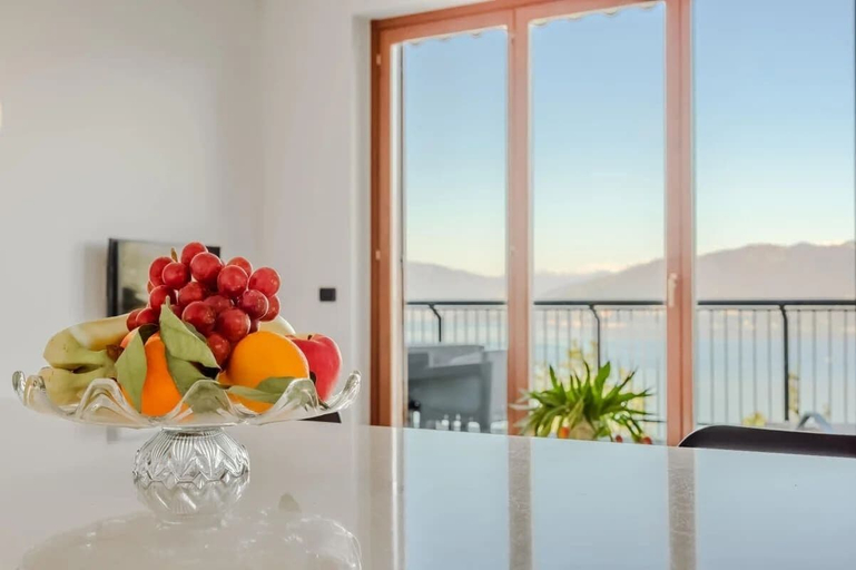 Others 5, Stunning 1 bed Lake Maggiore Apartment, Varese