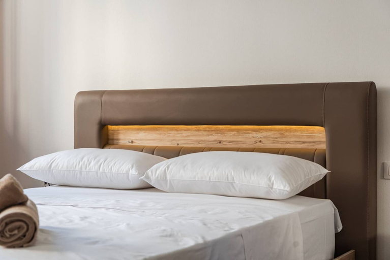 Room 2, Blue Haven Talea Beachfront With Pool Access, Lezhës