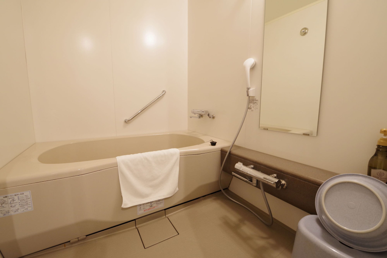 Bathroom 5, Hotel Hokke Club Osaka, Osaka