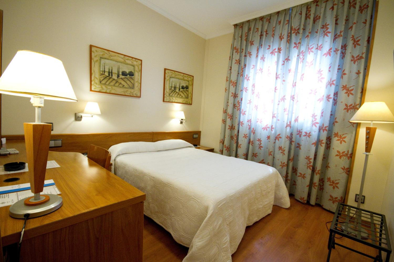 Bedroom 4, Hotel Los 5 Pinos, Madrid